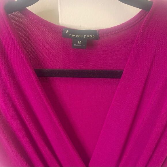 Forever TwentyOne Fuchsia Flattering V-neck Stretch Dress - Picture 4 of 5